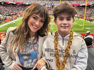 Nonton Super Bowl Setelah Minta Sumbangan, Aktris Ini Disebut Pengemis Kaya Nonton Super Bowl Setelah Minta Sumbangan, Aktris Ini Disebut Pengemis Kaya
