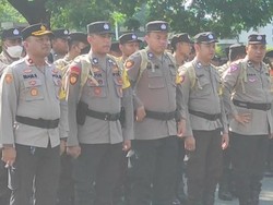 Ratusan Polisi Disiagakan Jelang Coblosan Ulang di Surabaya Besok