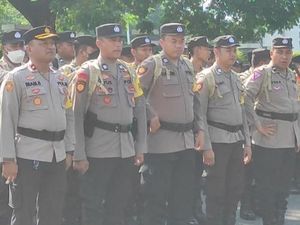Ratusan Polisi Disiagakan Jelang Coblosan Ulang di Surabaya Besok Ratusan Polisi Disiagakan Jelang Coblosan Ulang di Surabaya Besok