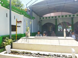 Masa Tenang, Cak Imin Sowan ke Ibunda dan Ziarah Makam Kiai Wahab di Jombang