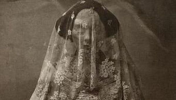 Deretan Foto yang Punya Cerita Latar Belakang Menyeramkan