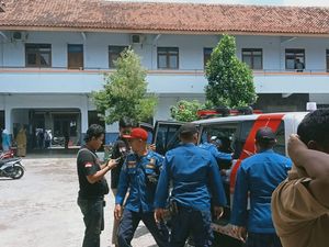 Puluhan Siswa-Guru SMK Muhammadiyah 3 Sragen Keracunan Puluhan Siswa-Guru SMK Muhammadiyah 3 Sragen Keracunan