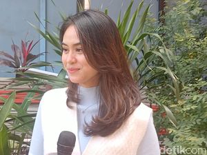 Dwinda Ratna Ngaku Cerai dengan Furry Setya karena Ada Konflik Dwinda Ratna Ngaku Cerai dengan Furry Setya karena Ada Konflik