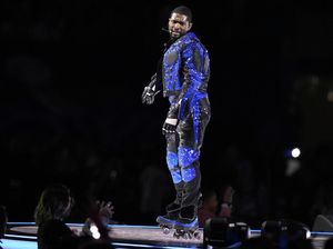 Gimmick Kasih Ceri ke Penonton Konser, Usher Malah Kena Masalah Gimmick Kasih Ceri ke Penonton Konser, Usher Malah Kena Masalah