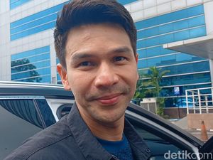 Jonathan Frizzy Tegaskan Selalu Buat Anak-anaknya Bahagia Jonathan Frizzy Tegaskan Selalu Buat Anak-anaknya Bahagia