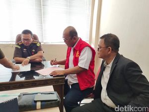 Berkas Oknum ASN Inspektorat Sumsel Tersangka Suap Dilimpahkan ke Kejari Palembang Berkas Oknum ASN Inspektorat Sumsel Tersangka Suap Dilimpahkan ke Kejari Palembang