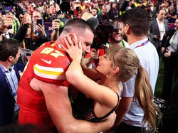 Travis Kelce Tiba-tiba Nangis di Konser Taylor Swift, Ini Penyebabnya