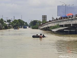 Pantura Demak Masih Lumpuh Imbas Banjir, Warga: Pertama Sejak 50 Tahun