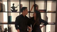 7 Foto Kebersamaan Putra Ari Wibowo & Lovely Anak Angel Karamoy, Imlek Bareng
