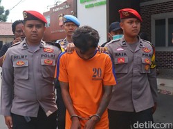 Wajah Lesu Okta, Pembakar Warung di Karawang Saat Diringkus Polisi