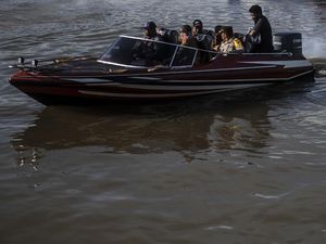 Perahu Jadi Transportasi Utama di Asmat Papua, Begini Potretnya Perahu Jadi Transportasi Utama di Asmat Papua, Begini Potretnya