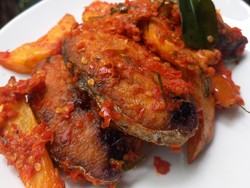 Resep Balado Ikan Tenggiri RM Padang yang Pedas Nendang