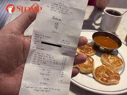 Makan di Restoran Saat Imlek, Pelanggan Ini Kena Biaya Tambahan 10%
