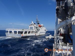 Detik-detik Kapal Filipina Dipepet Kapal China di Laut China Selatan Detik-detik Kapal Filipina Dipepet Kapal China di Laut China Selatan