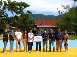 Dukung Bidang Olahraga, CSR PT GNI Bangun Lapangan Voli di Desa Bunta