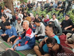 Jelang Coblosan Pemilu 2024, Ganjar Nonton Slank di Semarang