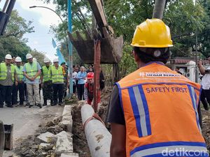 Kabel di 36 Ruas Jalan di Medan Bakal Ditanam Tanpa Gunakan APBD Kabel di 36 Ruas Jalan di Medan Bakal Ditanam Tanpa Gunakan APBD