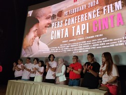 Hasto Hadiri Rilis Film Cinta Tapi Cinta Ganjar & Atikoh True Love Story