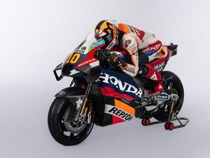 Adik Valentino Rossi Ungkap Alasan Rela Tinggalkan Ducati Demi Honda