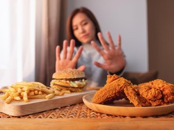 Ahli Nutrisi Harvard Ungkap 5 Makanan yang Bisa Picu Stres-Depresi