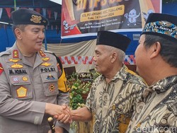 Bareng KPU-Bawaslu, Kapolda Riau Cek TPS di Siak dan Pastikan Logistik Aman