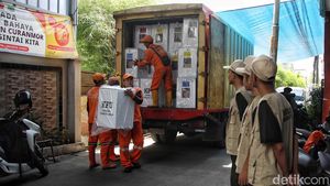 Logistik Pemilu 2024 Mulai Didistribusikan Serentak ke Kantor RW Jakarta