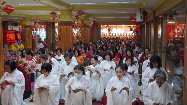 Melihat Lagi Perayaan Tahun Baru Imlek di Wihara Ekayana Arama