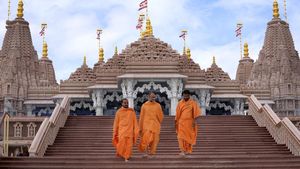 Mengunjungi Kuil Hindu Pertama di Timur Tengah