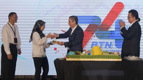 Momen Syukuran HUT BTN ke-74