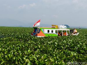 Jalan Terjal Diistribusi Logistik Pemilu ke Ujung Bandung Barat