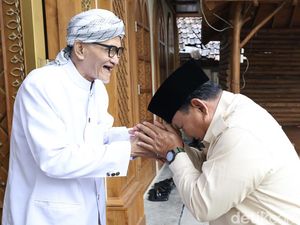 Prabowo Dapat Doa Khusus Rais Aam PBNU KH Miftachul Ahyar Prabowo Dapat Doa Khusus Rais Aam PBNU KH Miftachul Ahyar