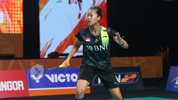 Tim putri Indonesia menghadapi Kazakhstan dalam laga perdana babak penyisihan Grup X, Badminton Asia Team Championship 2024, di Malaysia, Selasa (13/2/2024). Putri menjadi pembuka sekaligus tunggal pertama. Ia mengalahkan Kamila Smagulova, wakil Kazakhstan, dengan skor 21-9, 21-7.