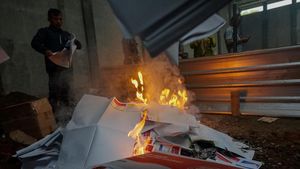 Robek dan Bakar, Surat Suara Rusak Ini Dimusnahkan