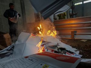 KPU Kota Bandung Musnahkan 11 Ribu Surat Suara Rusak dan Lebih