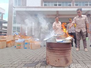 20 Ribu Surat Suara Rusak di Banyumas Dibakar! 20 Ribu Surat Suara Rusak di Banyumas Dibakar!