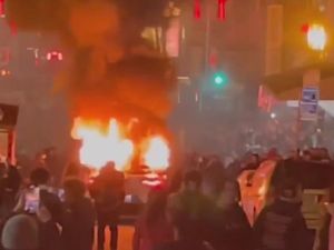 Mobil Tanpa Sopir Diamuk Massa Mobil Tanpa Sopir Diamuk Massa