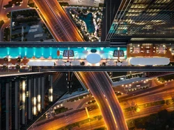 Kolam Renang Terpanjang di Atas Gedung Kantilever Terpanjang di Dunia Dibuka