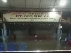 Kompleks Sukapura Jakut Terendam Banjir, Warga Bikin TPS Darurat