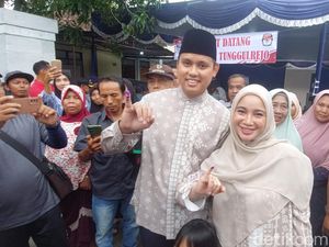Suami Chacha Frederica Bicara Alasan Tak Maju Jadi Bupati Kendal Lagi Suami Chacha Frederica Bicara Alasan Tak Maju Jadi Bupati Kendal Lagi