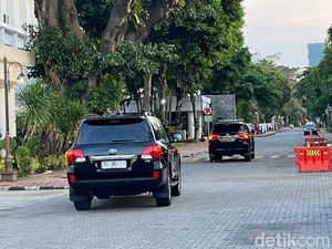 Sore Hari Usai Pencoblosan, 2 Mobil Menteri Merapat ke Istana Negara