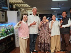 Momen Ganjar-Mahfud Salam Metal Bareng Megawati