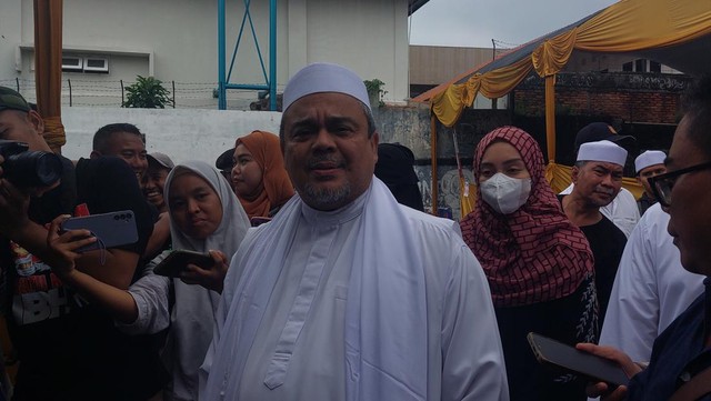 Kabar Terkini Artis dari InsertLive : Minta Umat Tak Terpancing Demo, Habib Rizieq: Tunggu Komando