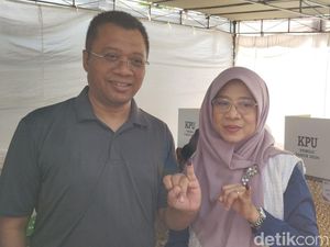 Nyoblos Bareng Istri, Jubir AMIN: Kemeriahan Pemilu Sekarang Agak Beda Nyoblos Bareng Istri, Jubir AMIN: Kemeriahan Pemilu Sekarang Agak Beda