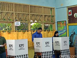 Didampingi Annisa Pohan, AHY Nyoblos di Cipete Jaksel