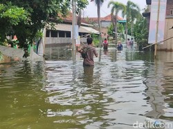 Update Banjir di Wonoketingal Demak, Tinggi Air Capai 1,5 Meter