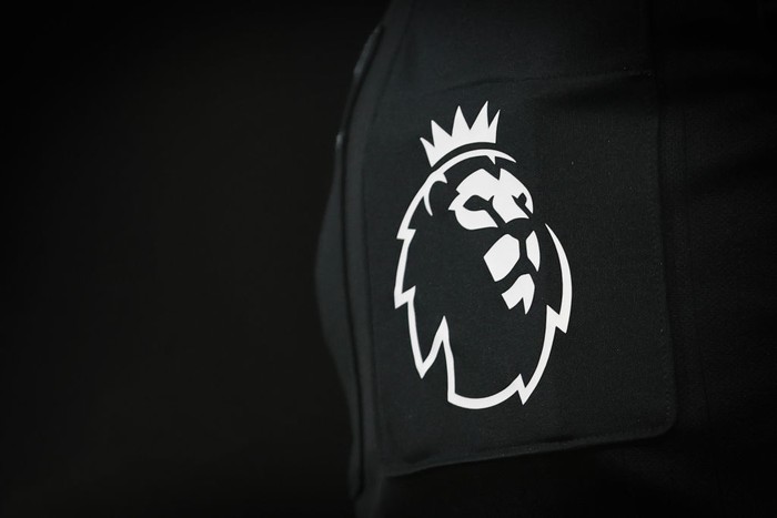 NOTTINGHAM, ENGLAND - DECEMBER 15: A Premier League logo on the shirt of the assistant referee during the Premier League match between Nottingham Forest and Tottenham Hotspur at City Ground on December 15, 2023 in Nottingham, England. (Photo by James Baylis - AMA/Getty Images)