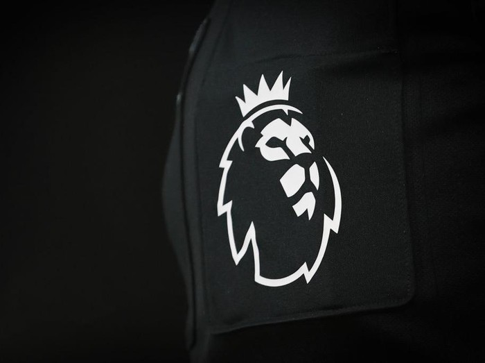 NOTTINGHAM, ENGLAND - DECEMBER 15: A Premier League logo on the shirt of the assistant referee during the Premier League match between Nottingham Forest and Tottenham Hotspur at City Ground on December 15, 2023 in Nottingham, England. (Photo by James Baylis - AMA/Getty Images)