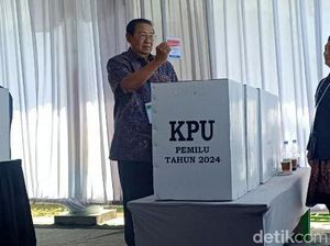 Momen Sejumlah Tokoh Nyoblos di Jawa Timur