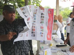 Basuki Kompak Bareng Sri Mulyani Pakai Baju Hitam Saat Nyoblos