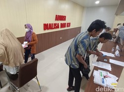 Pasien dan Penunggu di RSUD Margono Purwokerto Nyoblos Tanpa Bilik Suara